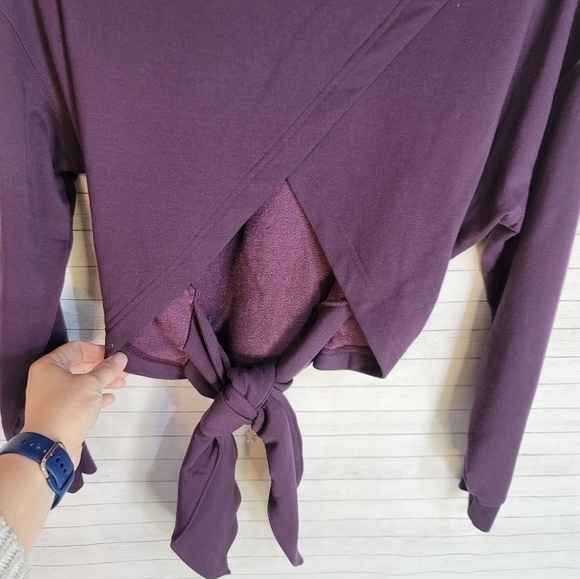 ATHLETA YOGA TIE BACK SWEATSHIRT IN AGATE PURPLE, SZ SMALL - Picture 8 of 9